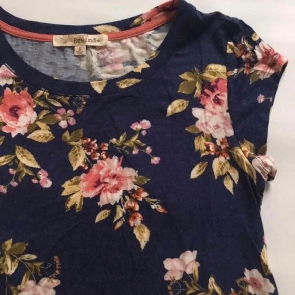 Floral top - Picture 3 of 3